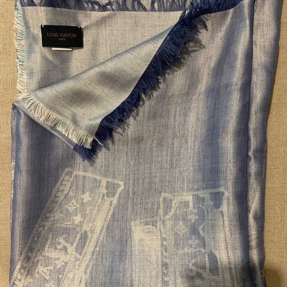 LOUIS VUITTON Limited, Monogram Trunk, Denim Blue Silk Shawl, Scarf, Stole, NWT - Picture 13 of 17